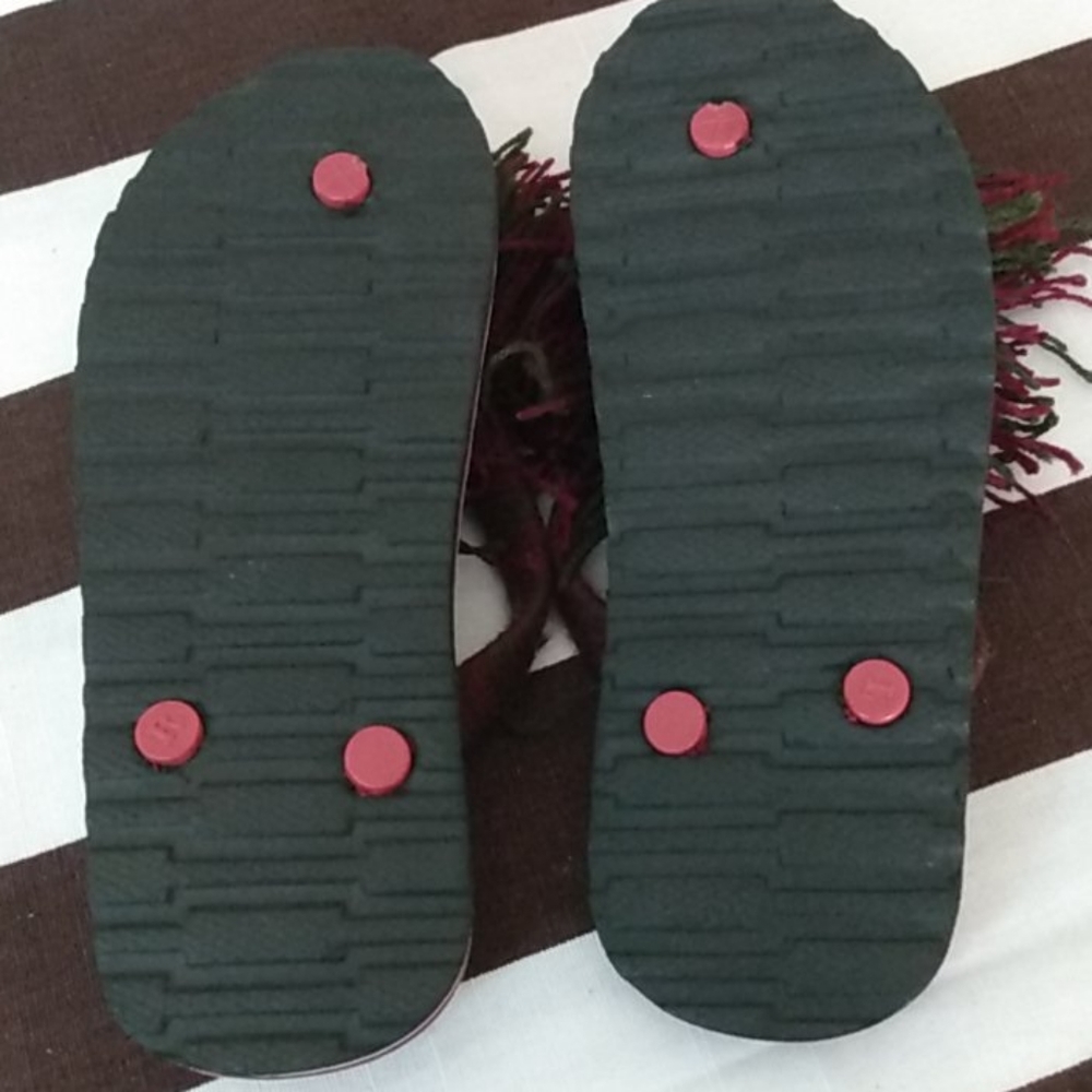 Shoes - Picture 7 of 8